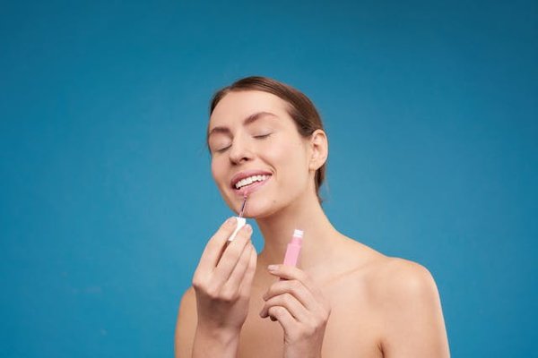 Quelles sont les techniques pour réussir un maquillage pour peau sensible?